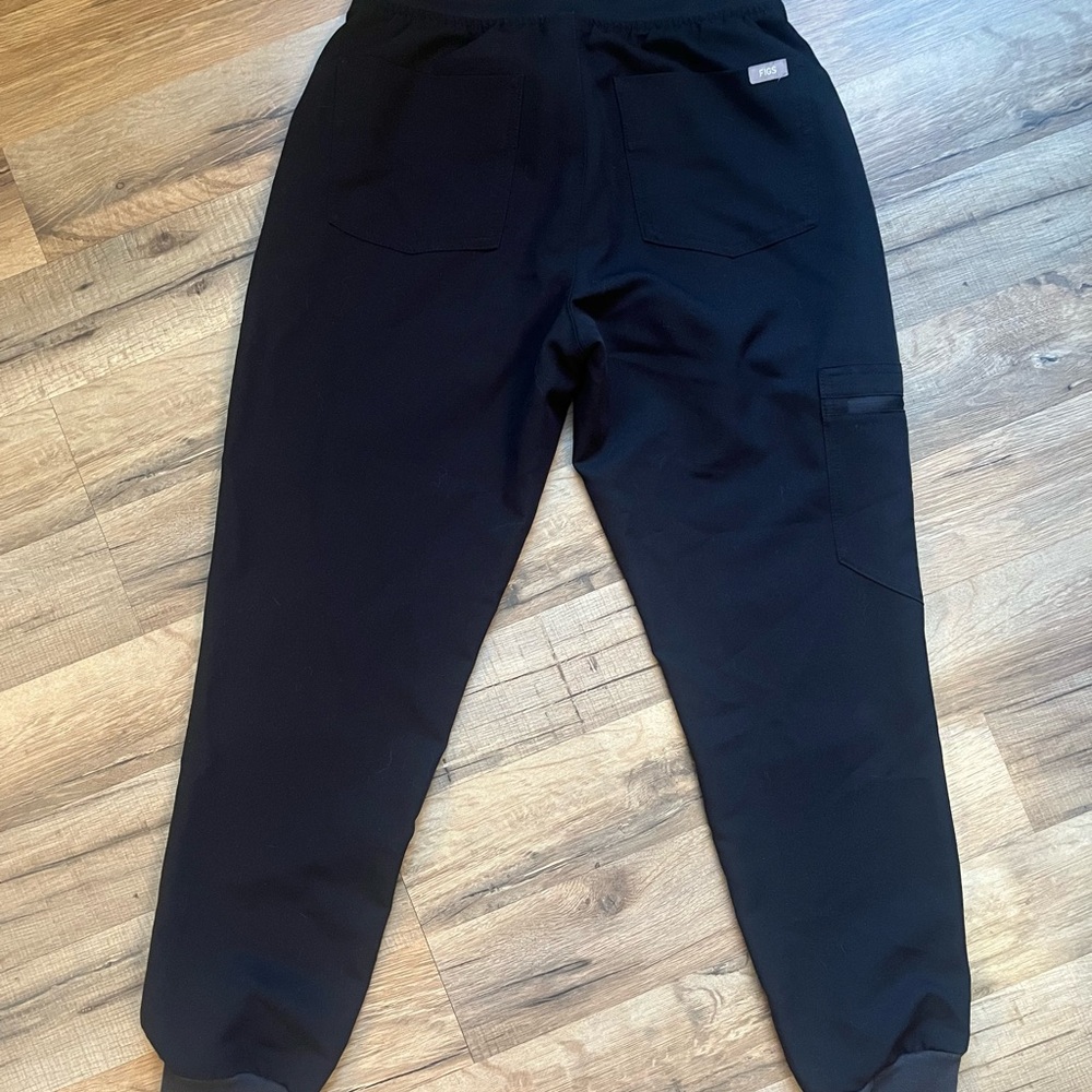 Figs Black Jogger Scrub pants - Picture 3 of 5